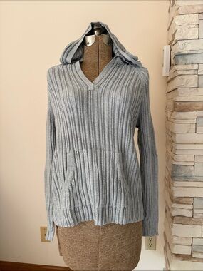 Liz Claiborne Light Gray Ribbed V-Neck Hoodie Sweater